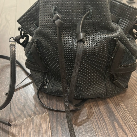 SHE + LO Bucket Bag - Picture 3 of 6